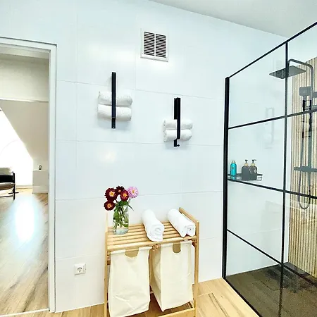 Skyview - Self Check In - Near Centre