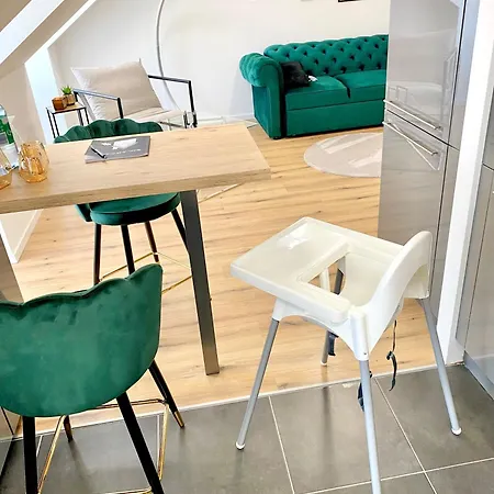 Skyview - Self Check In - Near Centre * 格拉茨